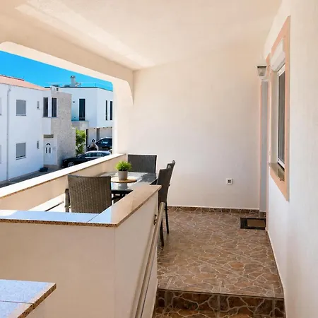 Appartement 1 Bedroom Beautiful In Sabunike