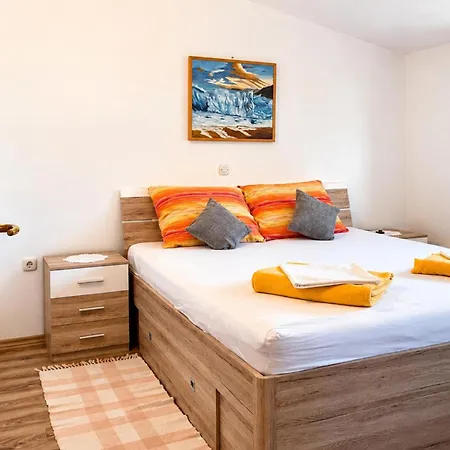 1 Bedroom Beautiful In Sabunike Appartement
